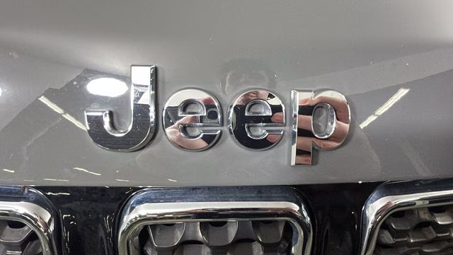 2023 Sting-Gray Clearcoat Jeep Compass Limited 4X4 SUV