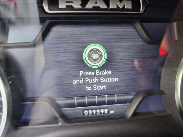 2022 Diamond Black Crystal Pearlcoat Ram 1500 Big Horn/Lone Star 4X4 Truck