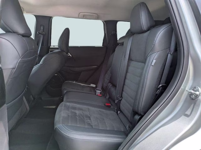 2025 Mitsubishi Outlander SE - Photo 15