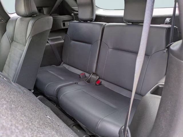 2025 Mitsubishi Outlander SE - Photo 16