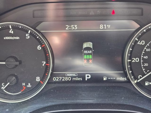 2025 Silver Mitsubishi Outlander SE FWD SUV