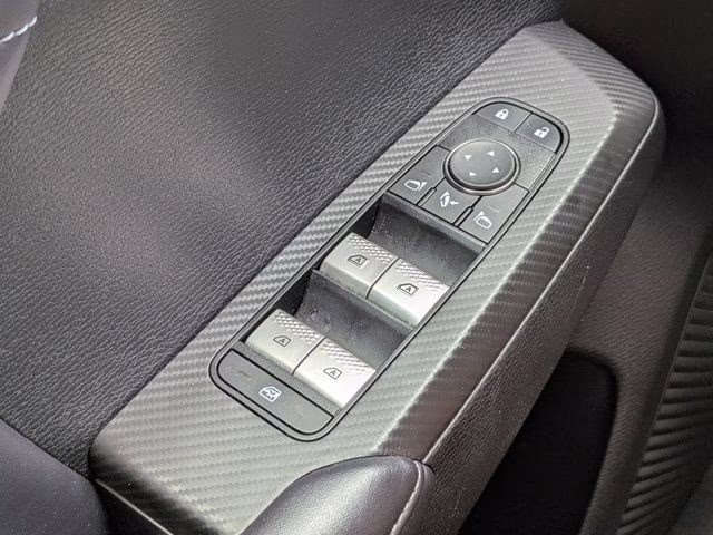 2025 Mitsubishi Outlander SE - Photo 26