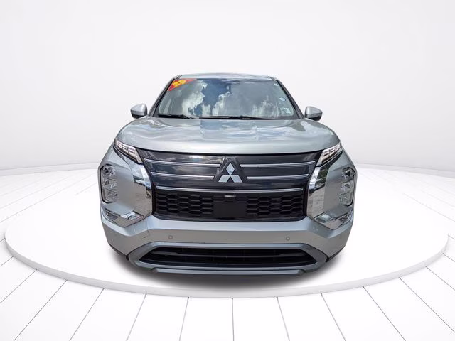 2025 Mitsubishi Outlander SE - Photo 9