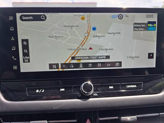 2025 Silver Mitsubishi Outlander SE FWD SUV