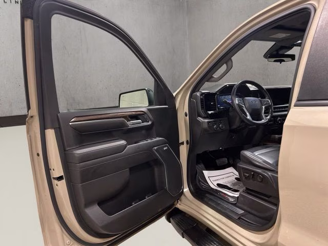 2022 Sand Dune Metallic Chevrolet Silverado 1500 LT Trail Boss 4X4 Truck