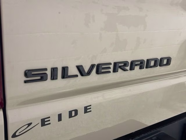 2022 Sand Dune Metallic Chevrolet Silverado 1500 LT Trail Boss 4X4 Truck