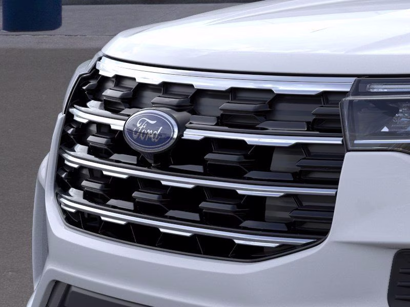 2026 Space White Metallic Ford Explorer Active 4X4 SUV