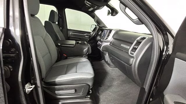 2022 Diamond Black Crystal Pearlcoat Ram 1500 Big Horn/Lone Star 4X4 Truck