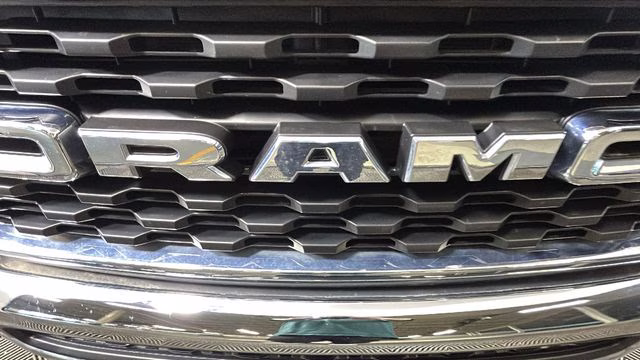 2022 Diamond Black Crystal Pearlcoat Ram 1500 Big Horn/Lone Star 4X4 Truck