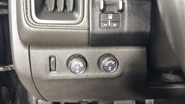 2022 Onyx Black GMC Canyon Elevation 4X4 Truck