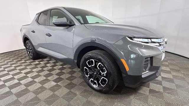 2024 Hampton Gray Hyundai Santa Cruz SE FWD Truck