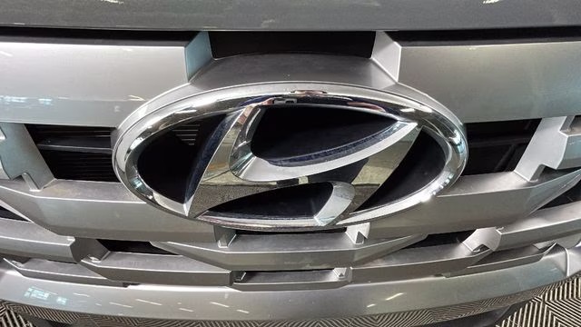 2024 Hampton Gray Hyundai Santa Cruz SE FWD Truck