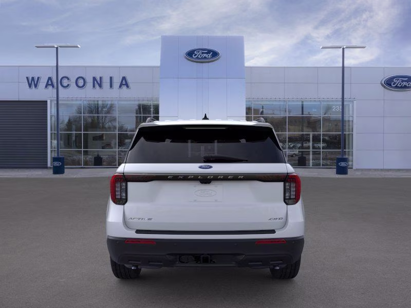 2026 Space White Metallic Ford Explorer Active 4X4 SUV