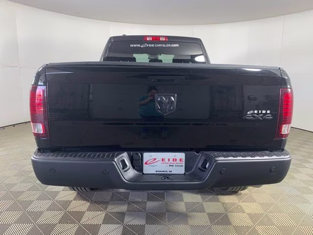 2023 Diamond Black Crystal Pearlcoat Ram 1500 Warlock 4X4 Truck