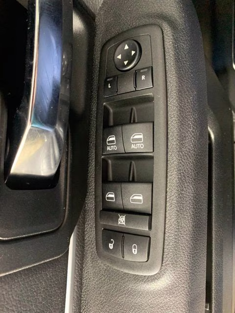 2023 Diamond Black Crystal Pearlcoat Ram 1500 Classic Warlock 4X4 Truck