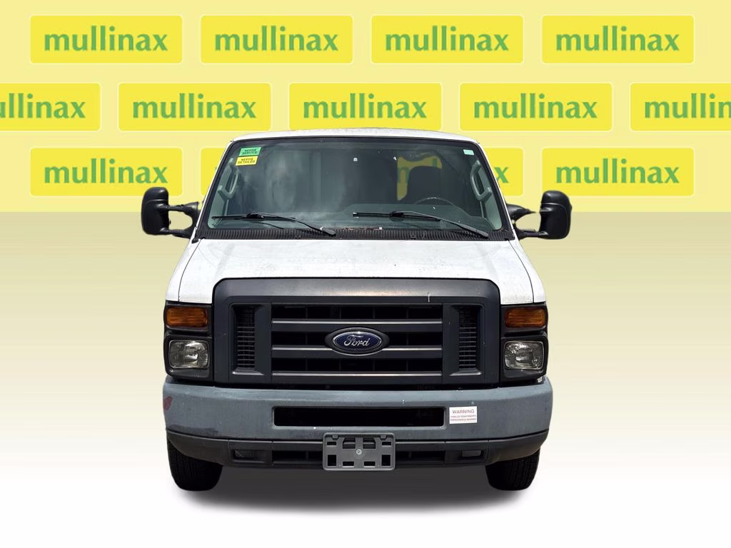 2016 Oxford White Ford E-350SD Base RWD Truck