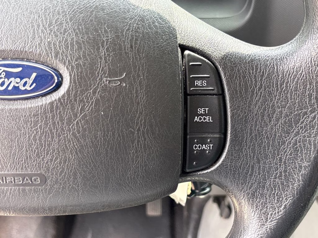 2016 Oxford White Ford E-350SD Base RWD Truck