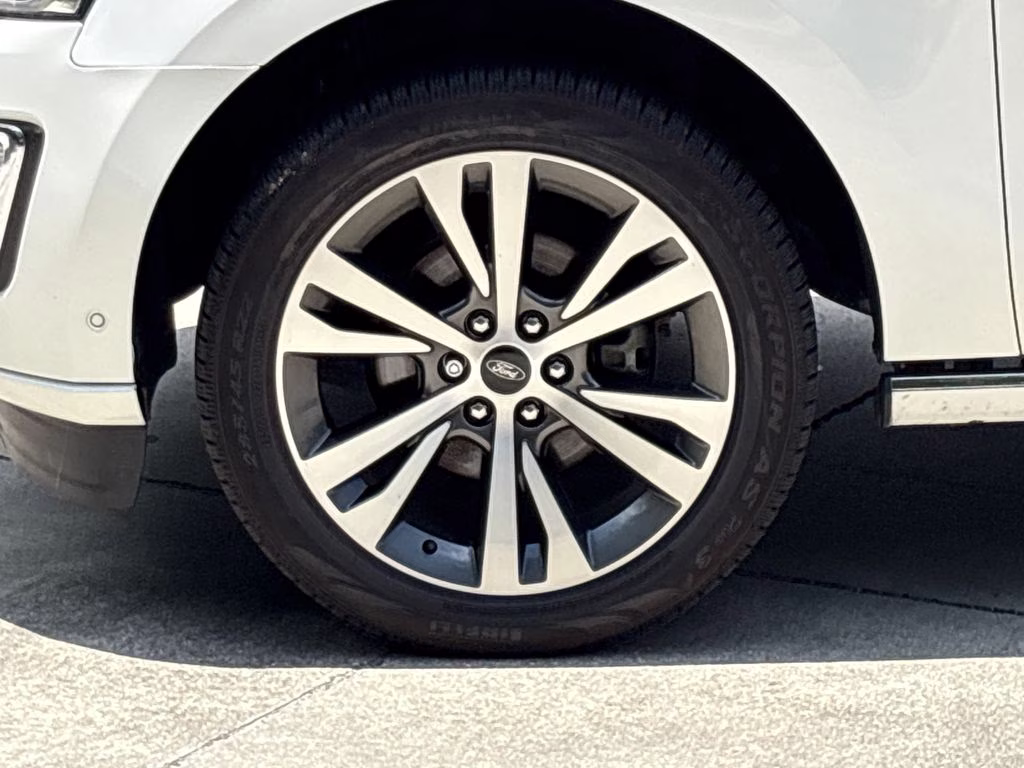 2021 White Metallic Ford Expedition Max Platinum 4X4 SUV