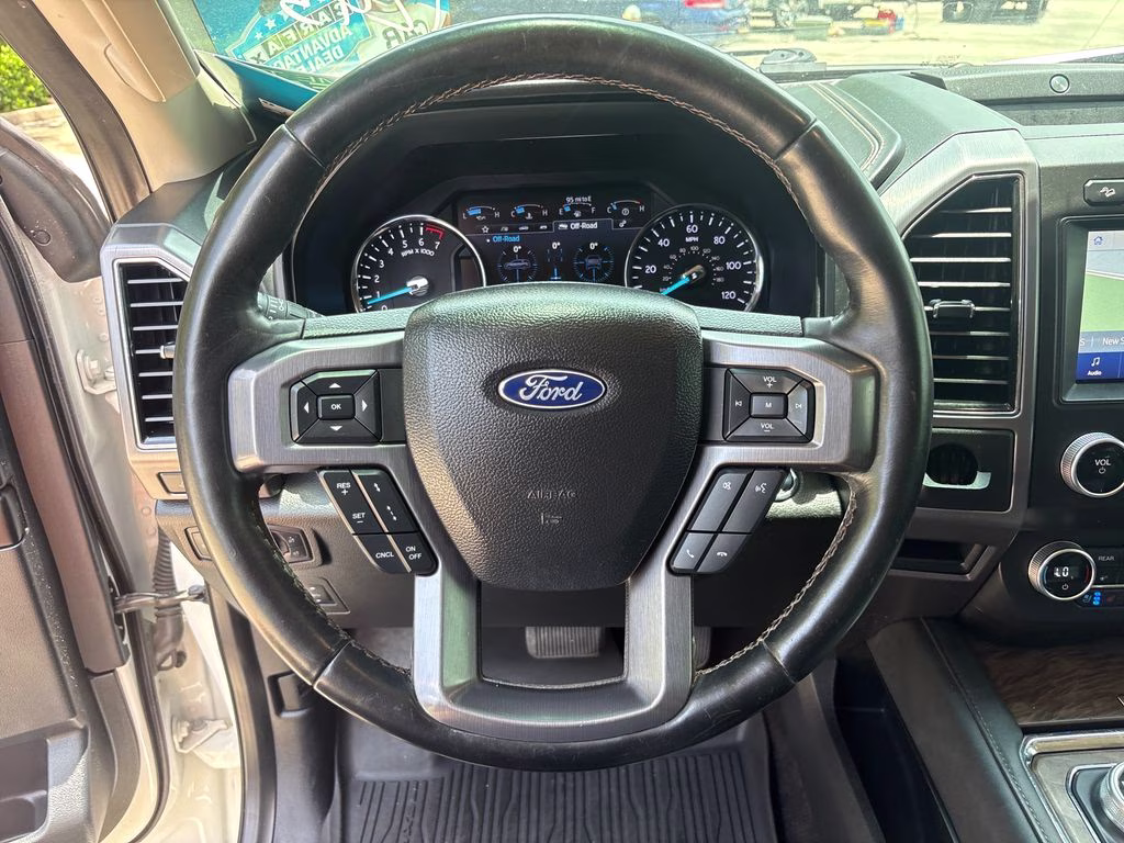 2021 White Metallic Ford Expedition Max Platinum 4X4 SUV