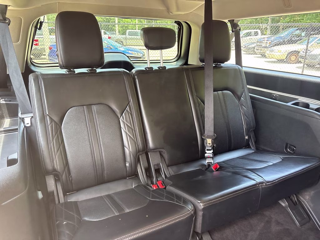 2021 White Metallic Ford Expedition Max Platinum 4X4 SUV