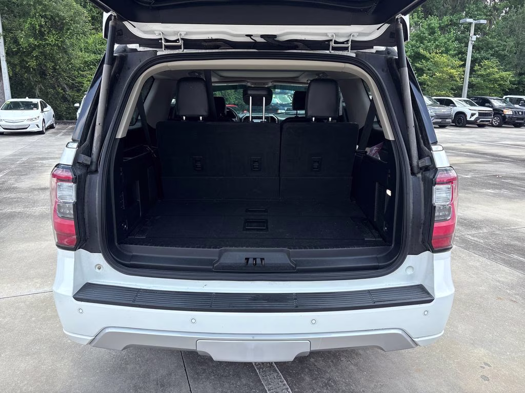 2021 White Metallic Ford Expedition Max Platinum 4X4 SUV