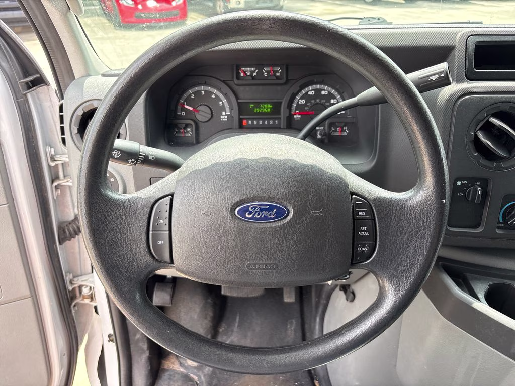2016 Oxford White Ford E-350SD Base RWD Truck