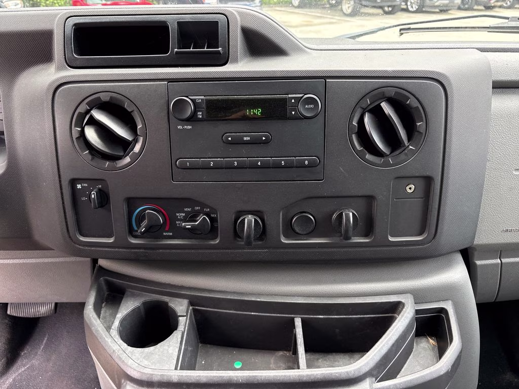 2016 Oxford White Ford E-350SD Base RWD Truck