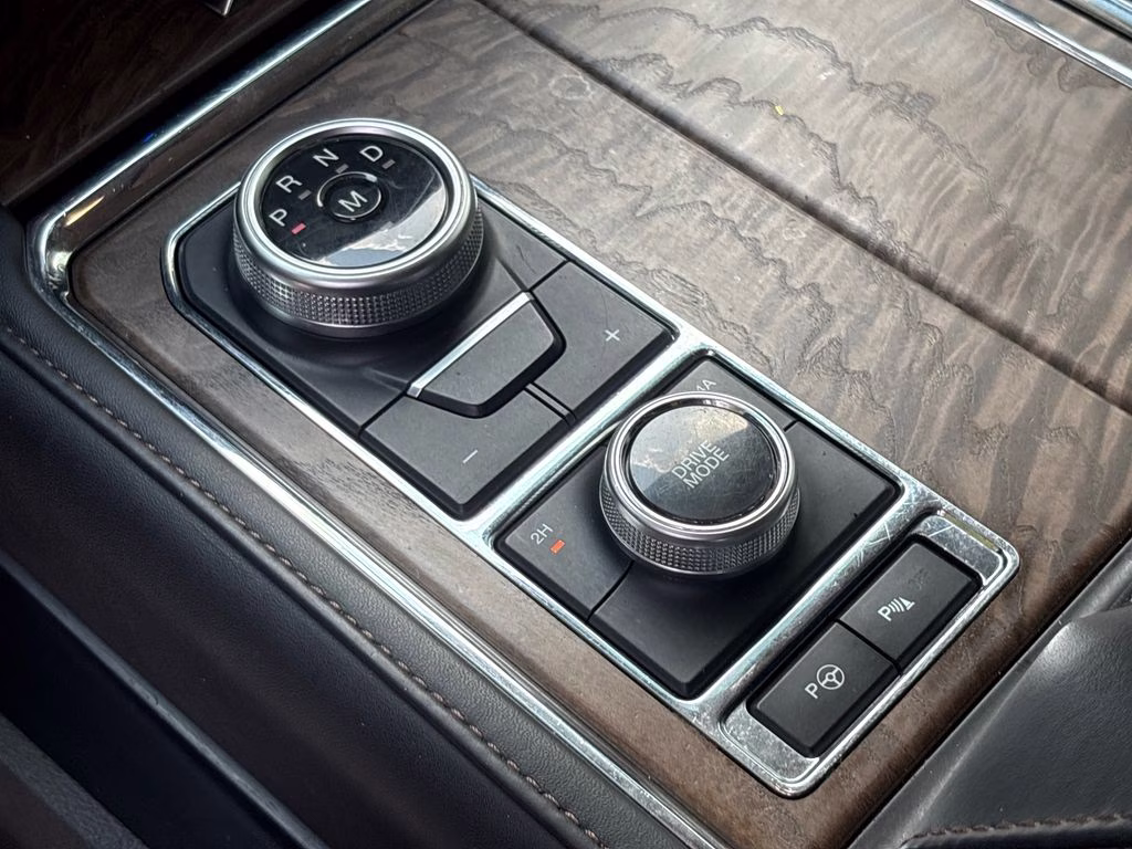 2021 White Metallic Ford Expedition Max Platinum 4X4 SUV