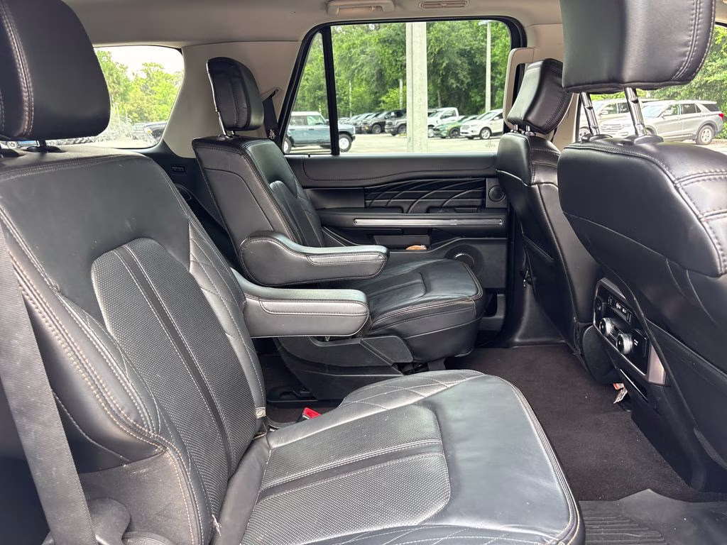 2021 White Metallic Ford Expedition Max Platinum 4X4 SUV