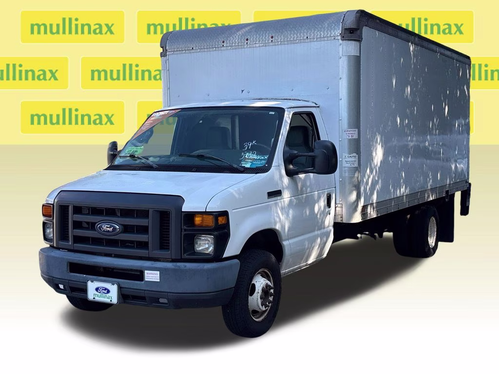 2016 Oxford White Ford E-350SD Base RWD Truck