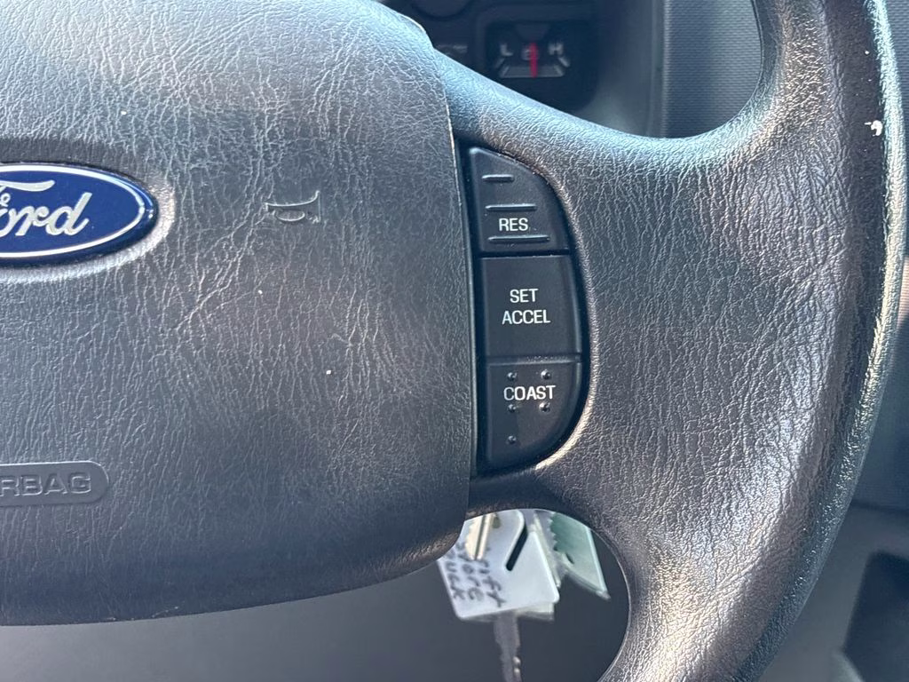 2016 Oxford White Ford E-350SD Base RWD Truck
