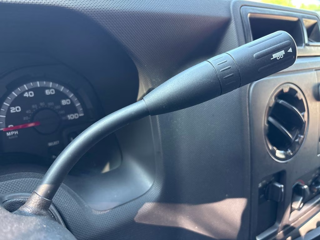 2016 Oxford White Ford E-350SD Base RWD Truck