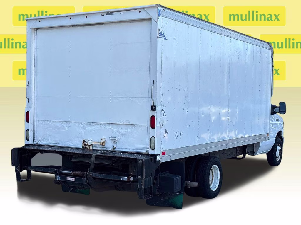 2016 Oxford White Ford E-350SD Base RWD Truck