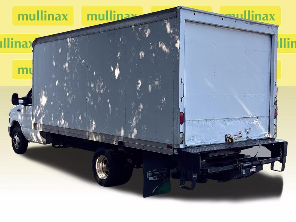 2016 Oxford White Ford E-350SD Base RWD Truck