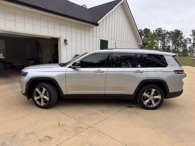 2021 Silver Zynith Jeep Grand Cherokee L Limited RWD SUV
