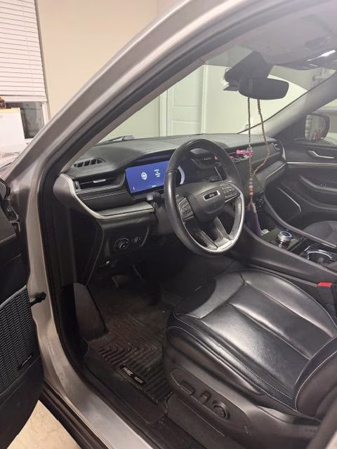 2021 Silver Zynith Jeep Grand Cherokee L Limited RWD SUV
