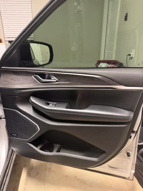 2021 Silver Zynith Jeep Grand Cherokee L Limited RWD SUV