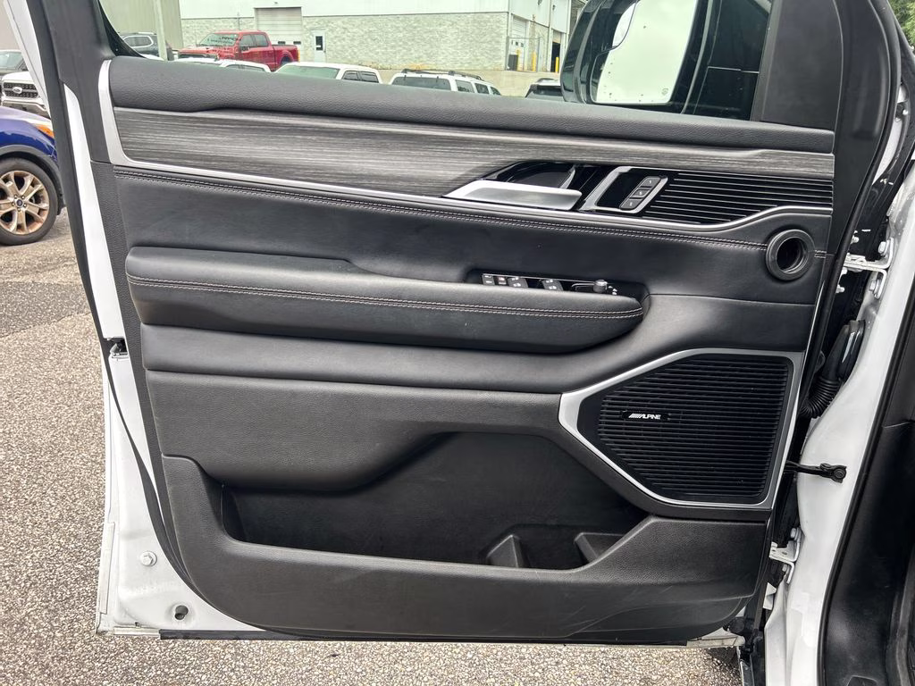 2024 Bright White Clearcoat Jeep Wagoneer Series II RWD SUV