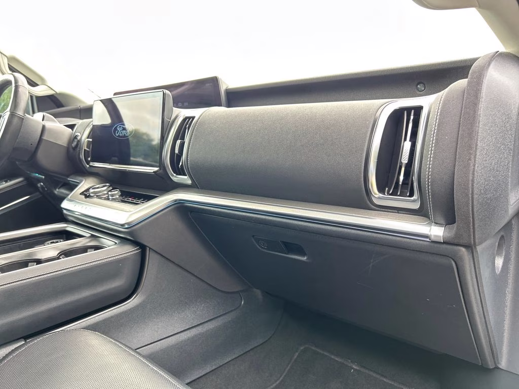 2025 Oxford White Ford Expedition Max Platinum 4X4 SUV