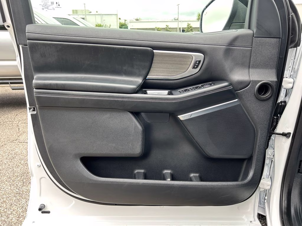 2025 Oxford White Ford Expedition Max Platinum 4X4 SUV