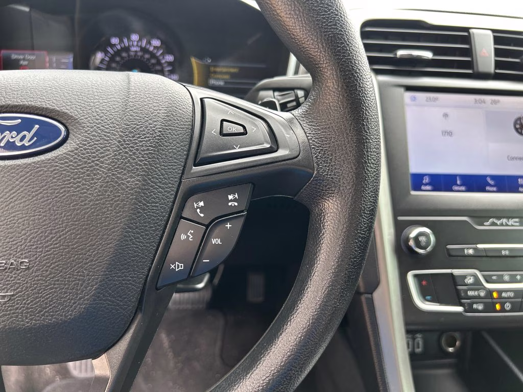 2019 Magnetic Metallic Ford Fusion SE FWD Sedan