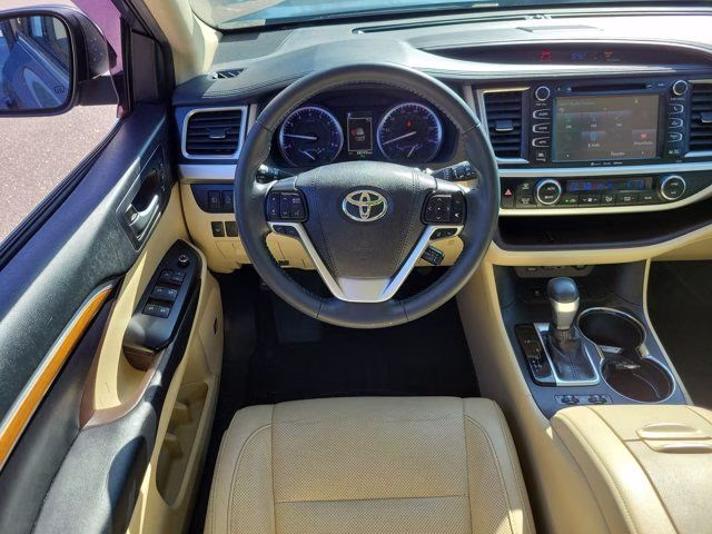 2019 Shoreline Mist Toyota Highlander Limited FWD SUV
