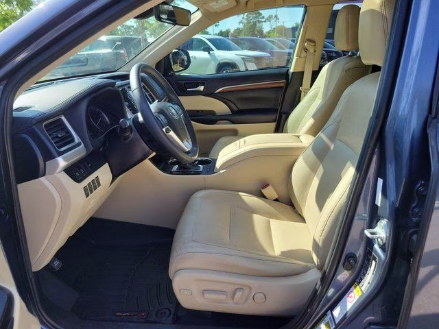 2019 Shoreline Mist Toyota Highlander Limited FWD SUV