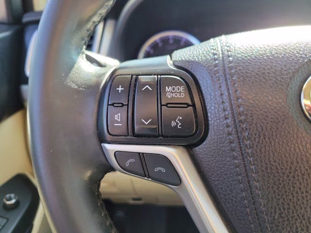 2019 Shoreline Mist Toyota Highlander Limited FWD SUV