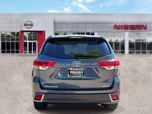 2019 Shoreline Mist Toyota Highlander Limited FWD SUV