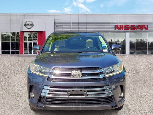 2019 Shoreline Mist Toyota Highlander Limited FWD SUV