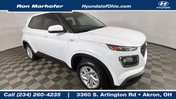 2024 Lunar White Hyundai Venue SE FWD SUV