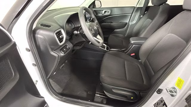 2024 Lunar White Hyundai Venue SE FWD SUV