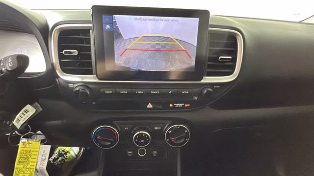 2024 Lunar White Hyundai Venue SE FWD SUV