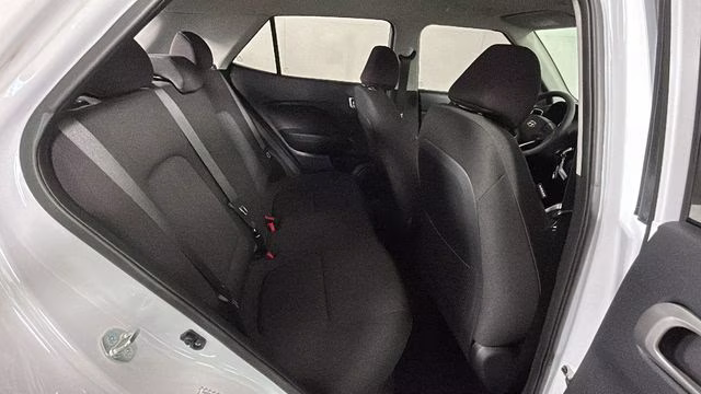 2024 Lunar White Hyundai Venue SE FWD SUV